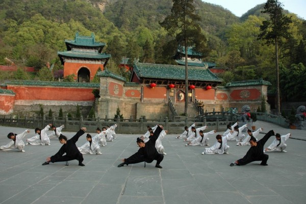TOUR TRUNG QUỐC MỚI LẠ (SUMMIT TRAVEL) CHARTER HÀ NỘI - NGHI XƯƠNG - NÚI VÕ ĐANG -  TƯƠNG DƯƠNG CỔ THÀNH 5 NGÀY 4 ĐÊM KHÁM PHÁ NHỮNG THÁNH TÍCH NỔI TIẾNG LỊCH SỬ TRUNG HOA  